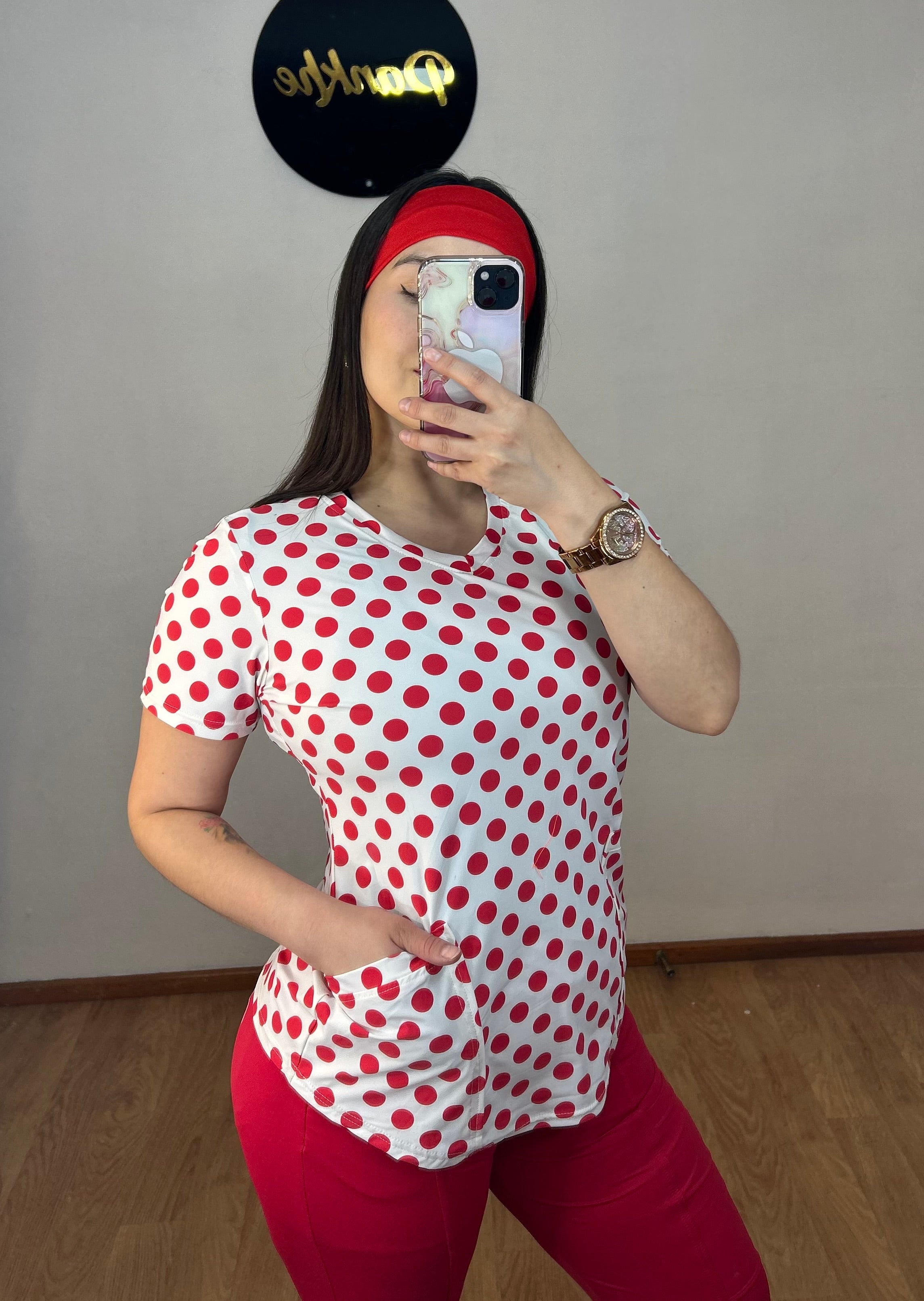 Polera Blanca Lunares Rojos
