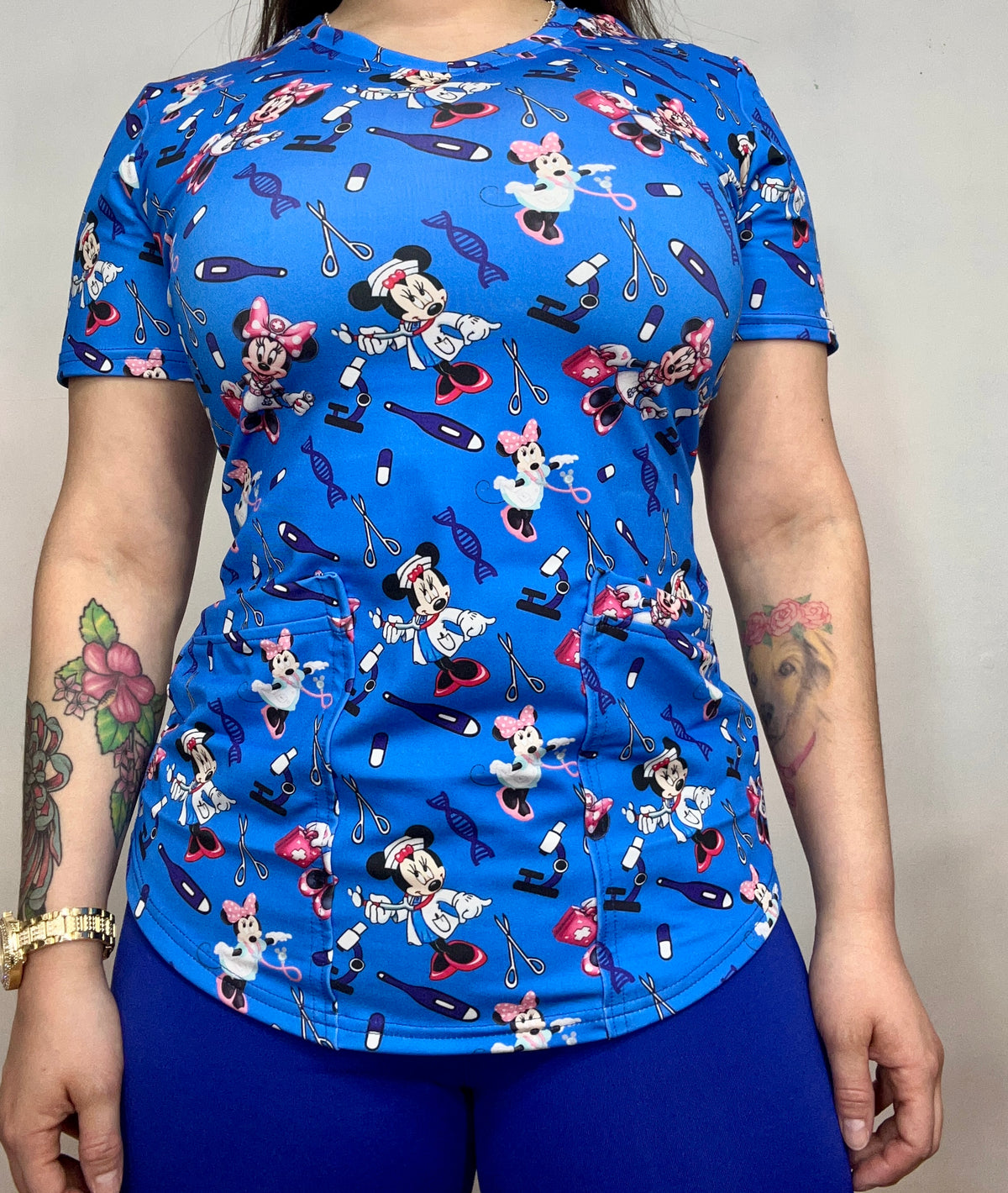 Polera Minnie doctora azul rey