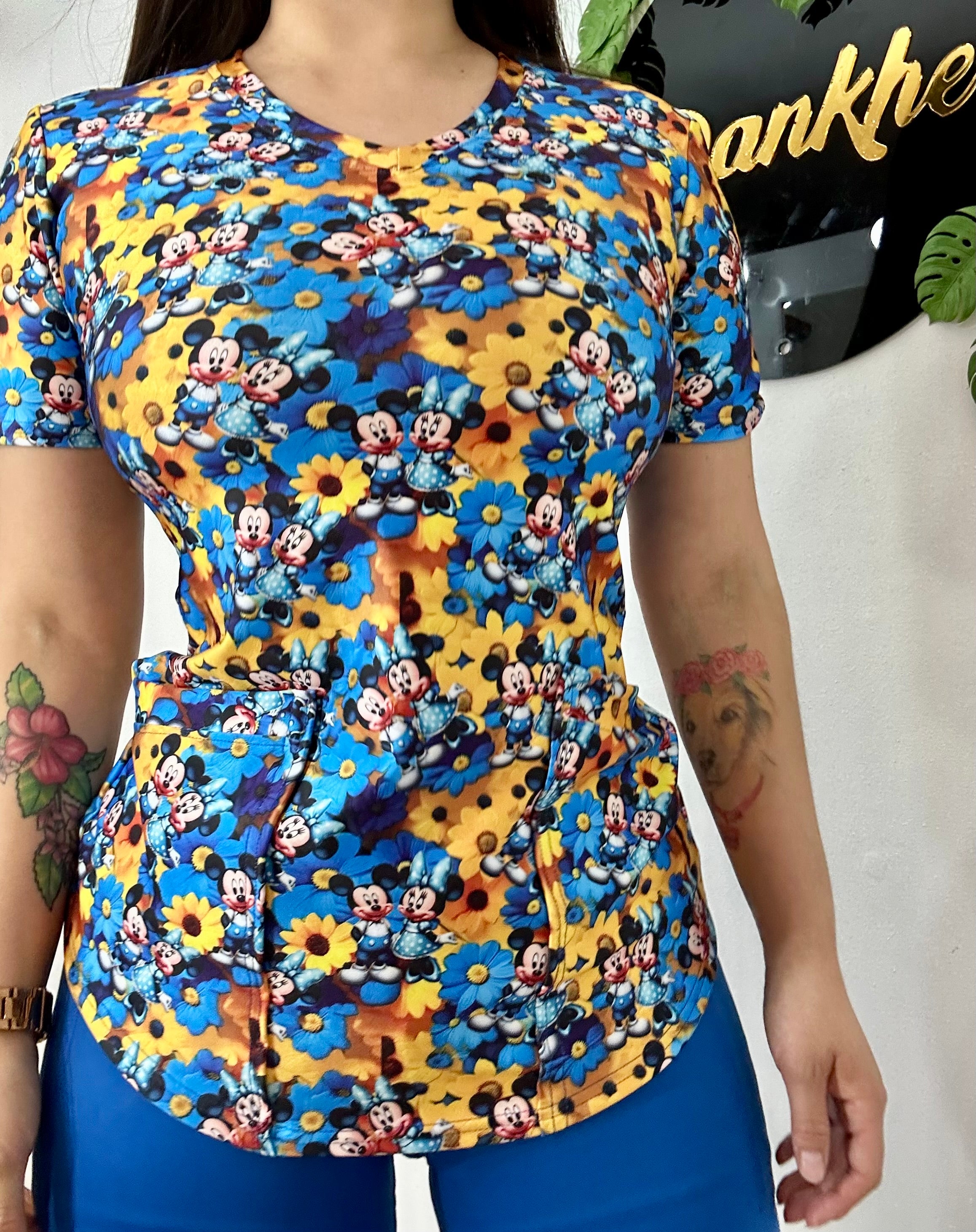 Polera Floral Animada