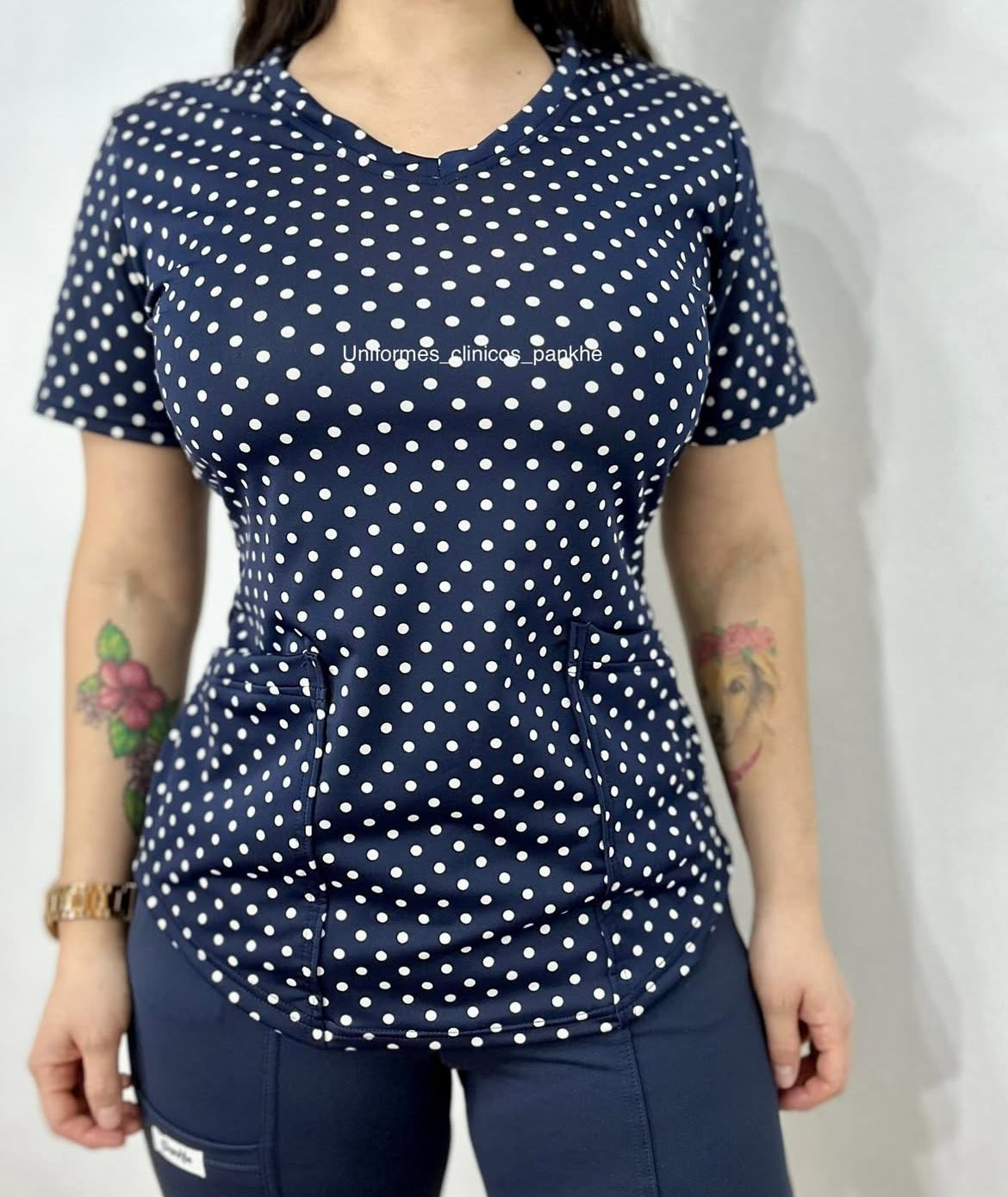 Polera puntitos f/azul marino